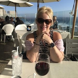 Meet your Posher, Sharon